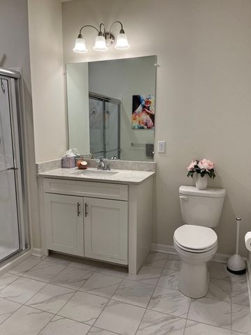 4204 Peters Farm Way 204, Westborough, MA 01581