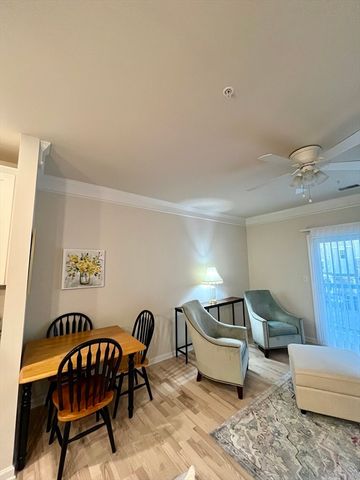 4204 Peters Farm Way 204, Westborough, MA 01581