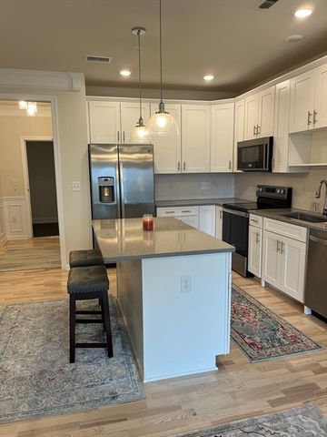 4204 Peters Farm Way 204, Westborough, MA 01581