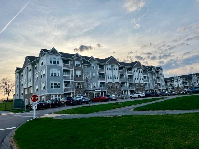 4204 Peters Farm Way 204, Westborough, MA 01581