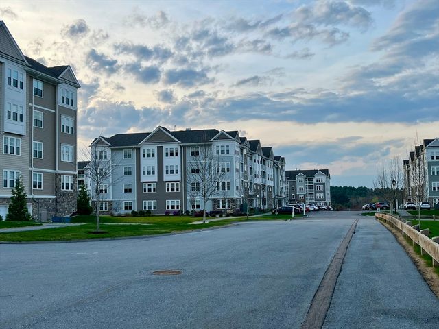 4204 Peters Farm Way 204, Westborough, MA 01581