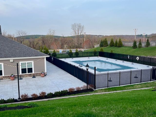 4204 Peters Farm Way 204, Westborough, MA 01581