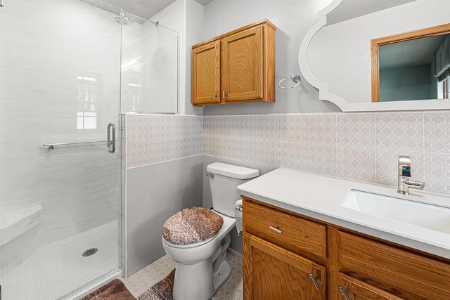 N96W14141 KNOLLCREST CIRCLE, Germantown, WI 53022