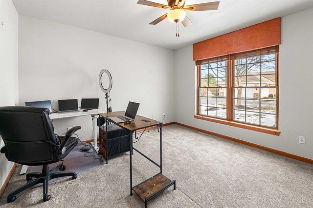 N96W14141 KNOLLCREST CIRCLE, Germantown, WI 53022