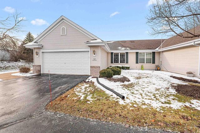 N96W14141 KNOLLCREST CIRCLE, Germantown, WI 53022