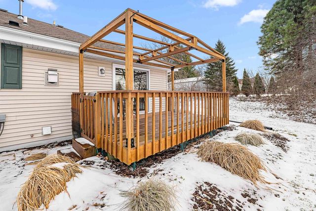 N96W14141 KNOLLCREST CIRCLE, Germantown, WI 53022