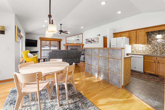 N96W14141 KNOLLCREST CIRCLE, Germantown, WI 53022