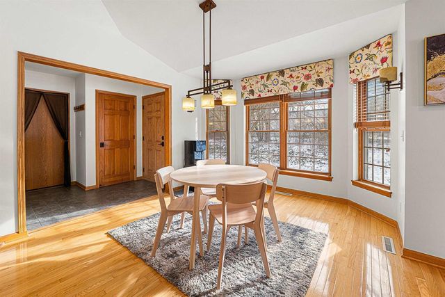 N96W14141 KNOLLCREST CIRCLE, Germantown, WI 53022