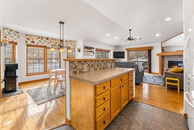 N96W14141 KNOLLCREST CIRCLE, Germantown, WI 53022