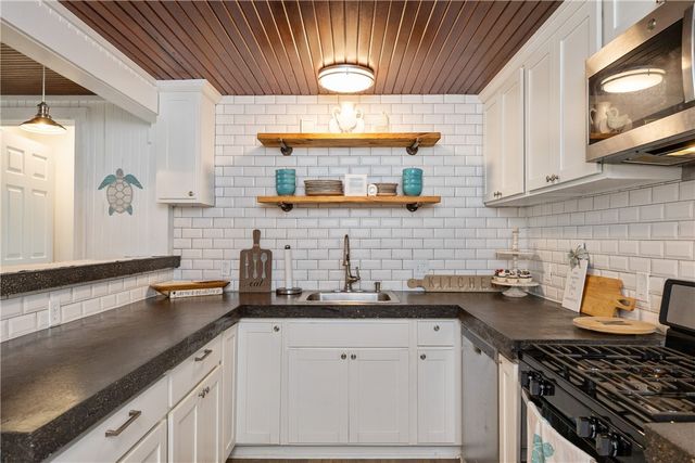 4052 Laguna Shores, Corpus Christi, TX 78418