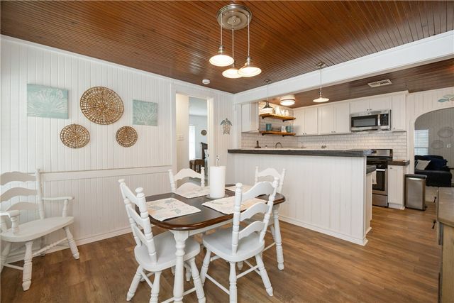 4052 Laguna Shores, Corpus Christi, TX 78418