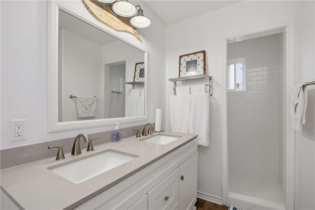 4052 Laguna Shores, Corpus Christi, TX 78418