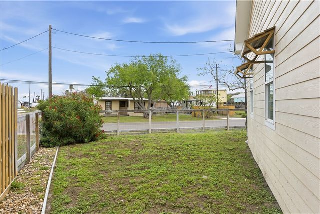 4052 Laguna Shores, Corpus Christi, TX 78418