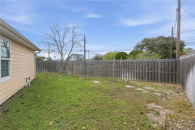 4052 Laguna Shores, Corpus Christi, TX 78418