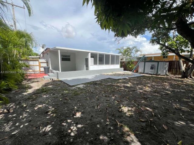 4365 W 1st Avenue, Hialeah, FL 33012