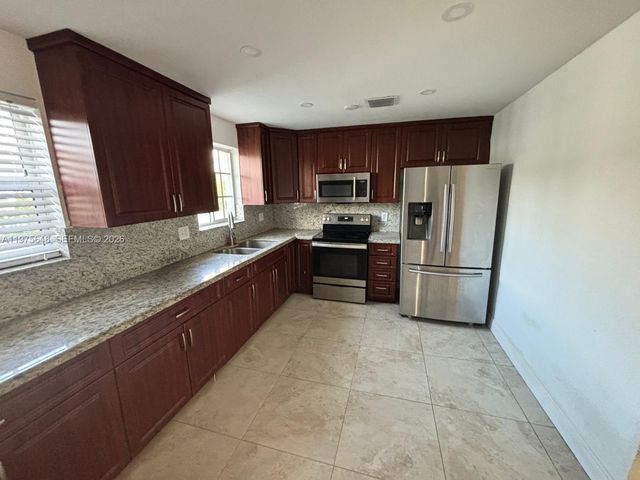 4365 W 1st Avenue, Hialeah, FL 33012