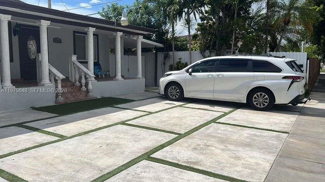 4365 W 1st Avenue, Hialeah, FL 33012