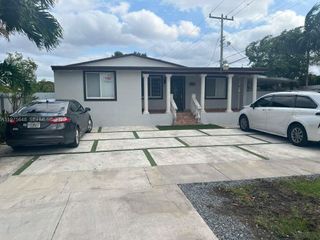 4365 W 1st Avenue, Hialeah, FL 33012