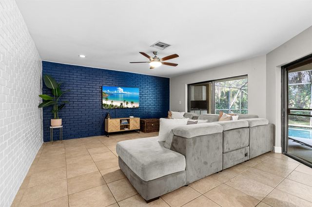 10264 Crosswind Road, Boca Raton, FL 33498