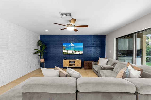 10264 Crosswind Road, Boca Raton, FL 33498