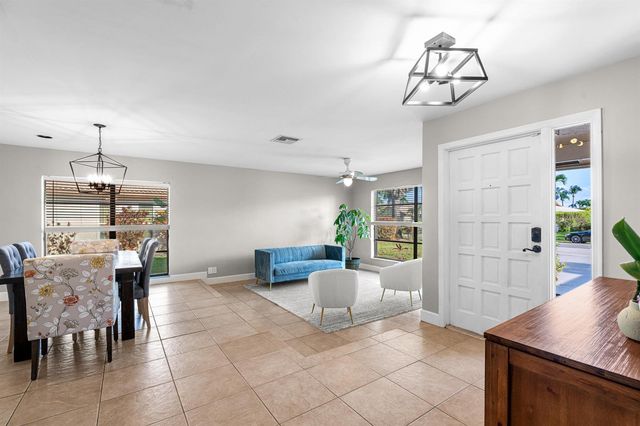 10264 Crosswind Road, Boca Raton, FL 33498