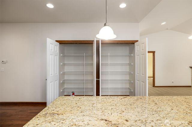 1894 Silver Loop, Mount Vernon, WA 98274