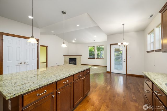 1894 Silver Loop, Mount Vernon, WA 98274