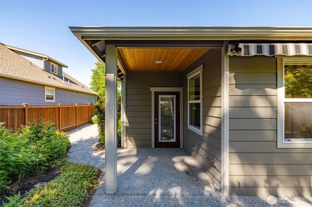 1894 Silver Loop, Mount Vernon, WA 98274