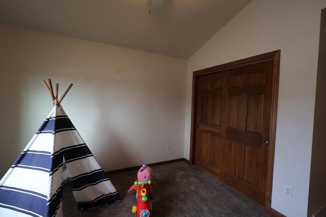 N9106 Hedgerow Drive, Appleton, WI 54915