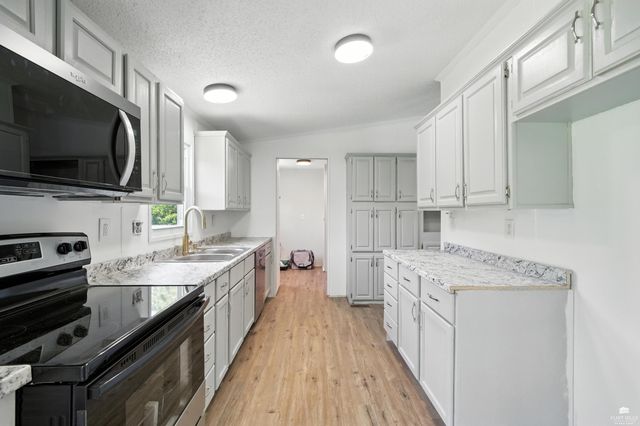 10812 Moske Circle, Milford, KS 66514