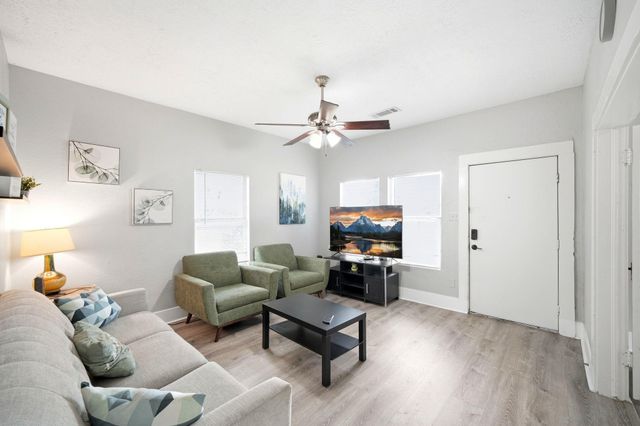 204 W Murrill Street, Baytown, TX 77520