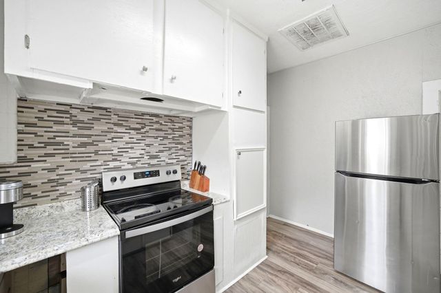 204 W Murrill Street, Baytown, TX 77520