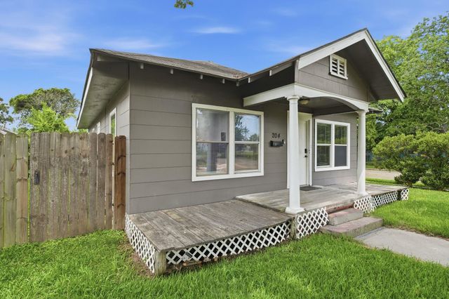 204 W Murrill Street, Baytown, TX 77520
