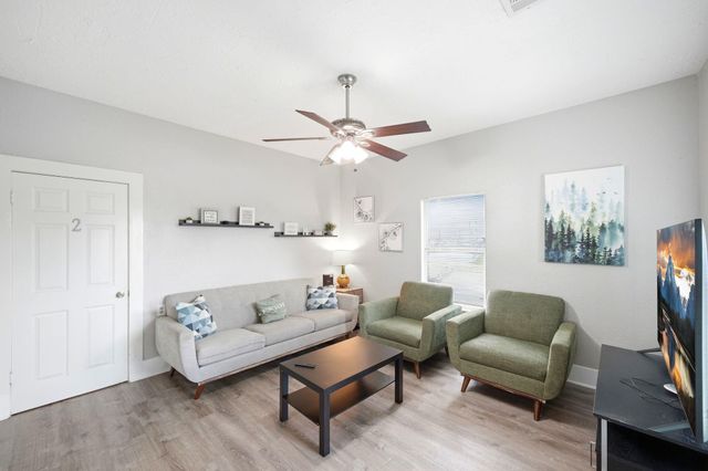 204 W Murrill Street, Baytown, TX 77520