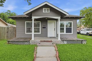 204 W Murrill Street, Baytown, TX 77520
