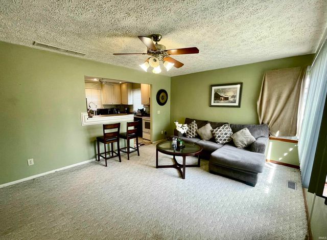 1517 S Saint James Boulevard, Evansville, IN 47714