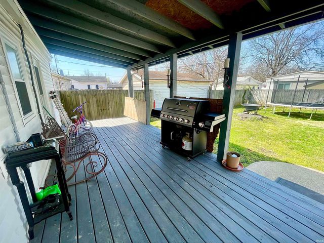 1517 S Saint James Boulevard, Evansville, IN 47714