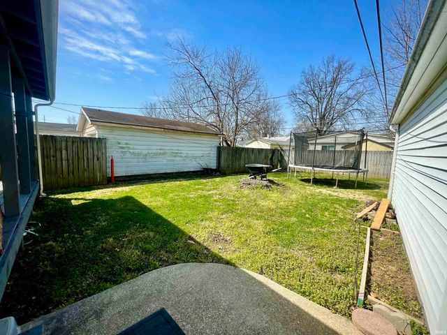 1517 S Saint James Boulevard, Evansville, IN 47714