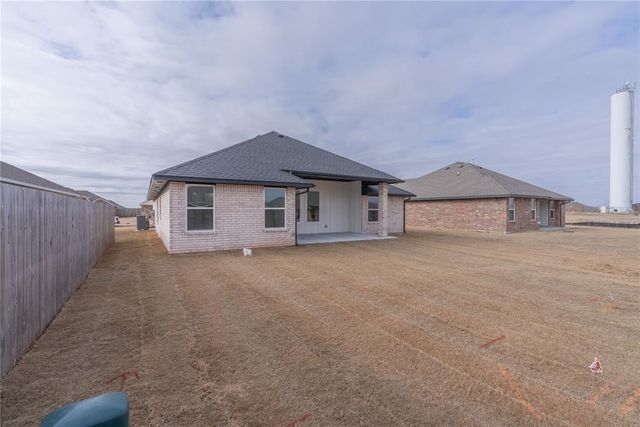 478 Hackberry Lane, Washington, OK 73093