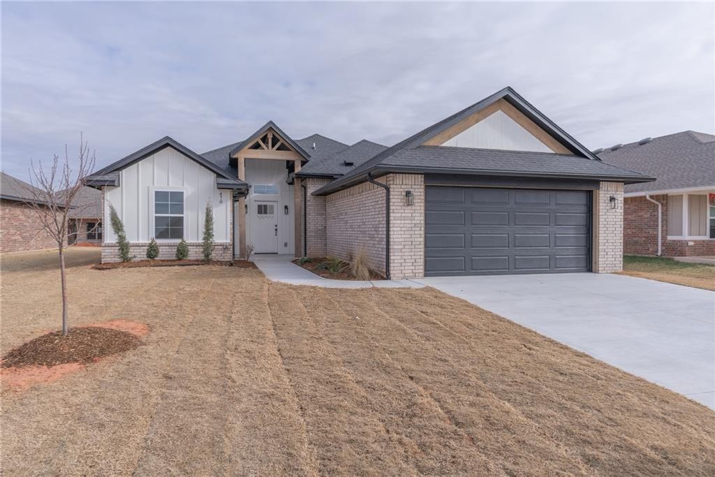 478 Hackberry Lane, Washington, OK 73093