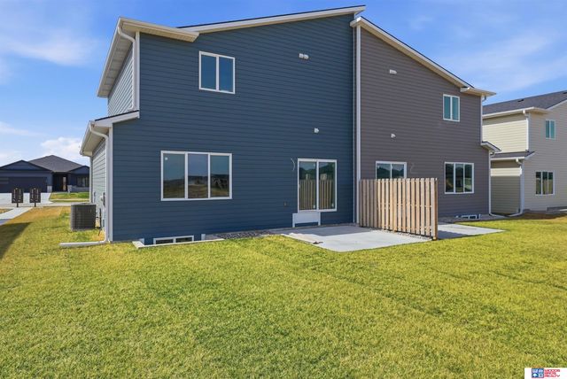 310 N 105th Street, Lincoln, NE 68527