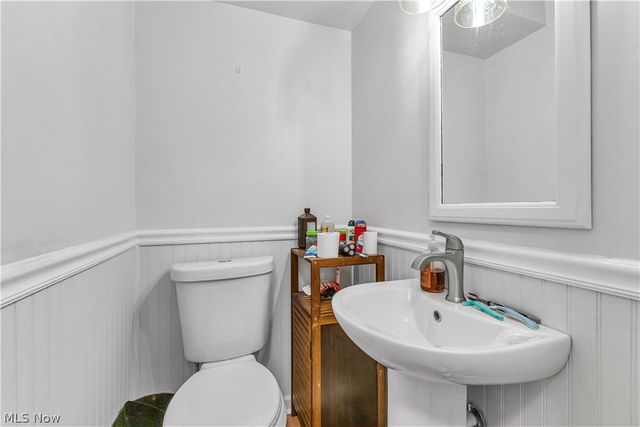 607 Castle Boulevard, Akron, OH 44313