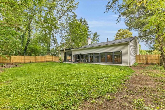 607 Castle Boulevard, Akron, OH 44313
