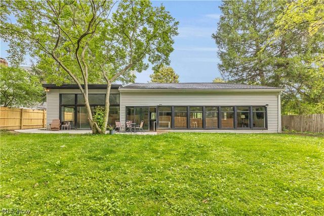 607 Castle Boulevard, Akron, OH 44313