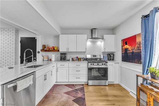 607 Castle Boulevard, Akron, OH 44313