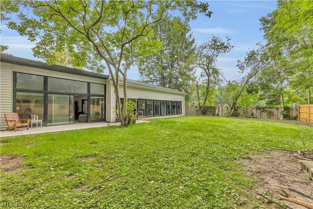 607 Castle Boulevard, Akron, OH 44313