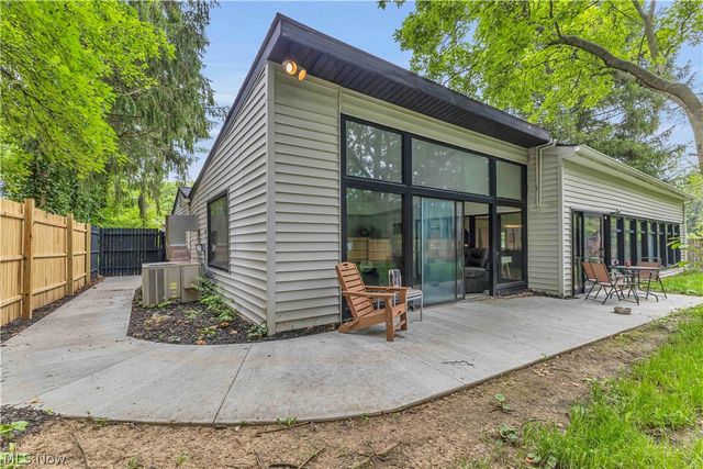 607 Castle Boulevard, Akron, OH 44313