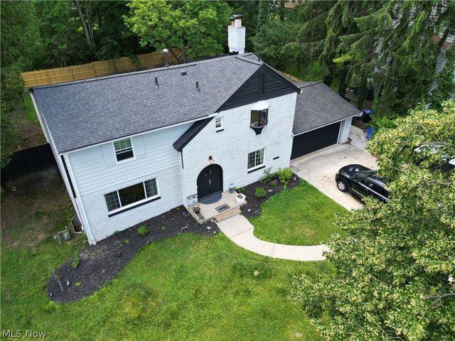 607 Castle Boulevard, Akron, OH 44313