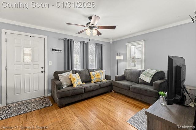 893 Cora Street, Wyandotte, MI 48192