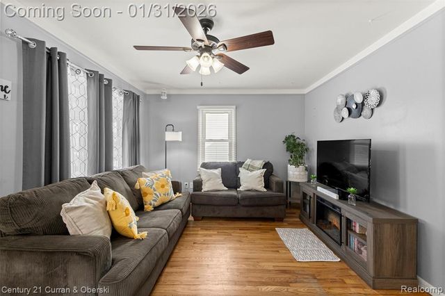 893 Cora Street, Wyandotte, MI 48192